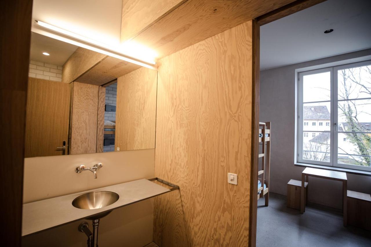 Youth Hostel *
