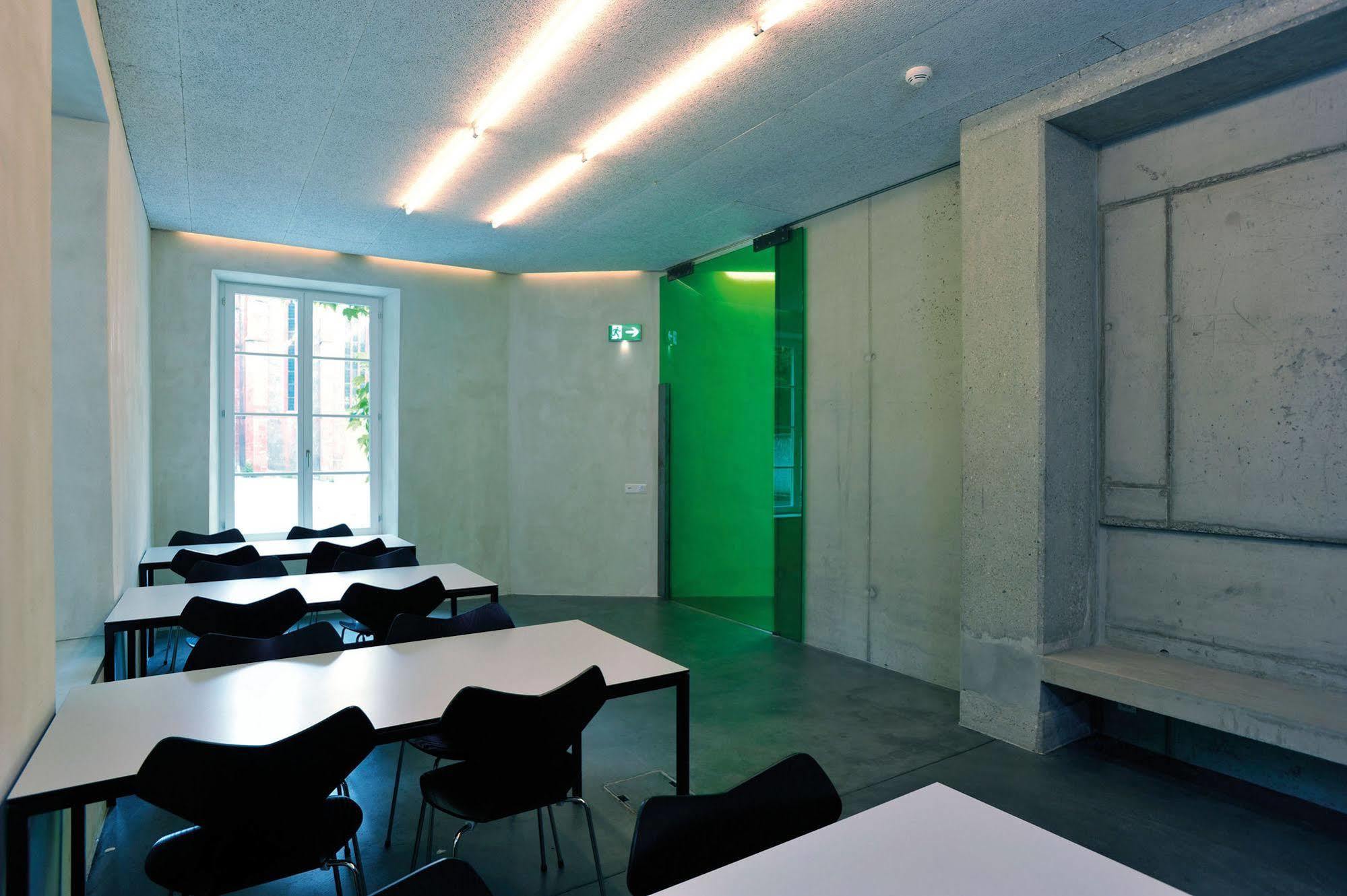 Youth Auberge de jeunesse *