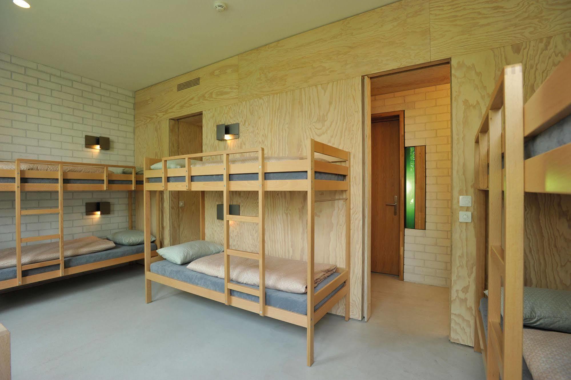 Youth Hostel *